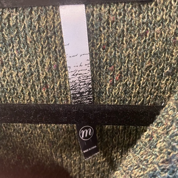 Green women’s medium Kenzey sweater perfect for St. Patrick’s Day - Picture 2 of 5